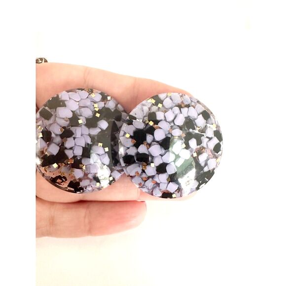 Vintage MCM Round Lucite Earrings with Purple and Black Confetti - Picture 5 of 5